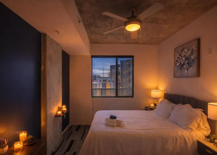 Urban Oasis In Dt W Pool Gym And Parking * Phoenix