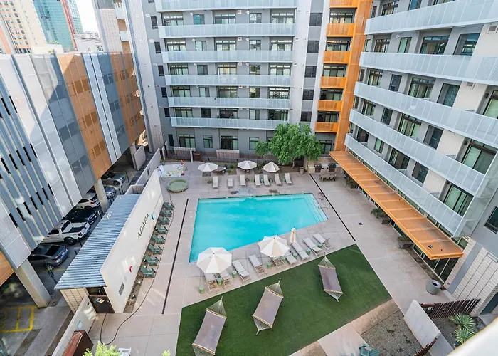 Apartment Urban Oasis In Dt W Pool Gym And Parking Phoenix