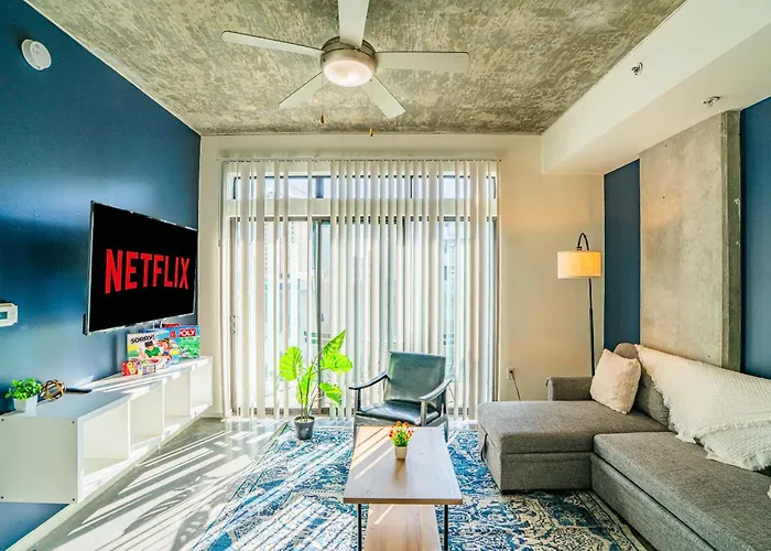 Apartment Urban Oasis In Dt W Pool Gym And Parking *