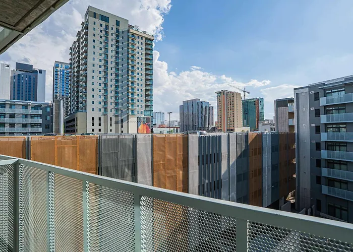 Urban Oasis In Dt W Pool Gym And Parking